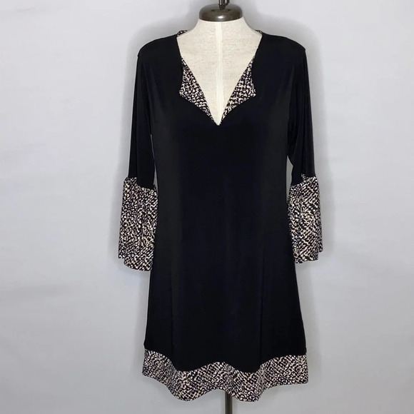 Julian Chang Split Neck Bell Sleeve Casual Dress - Size Medium - Picture 1 of 5